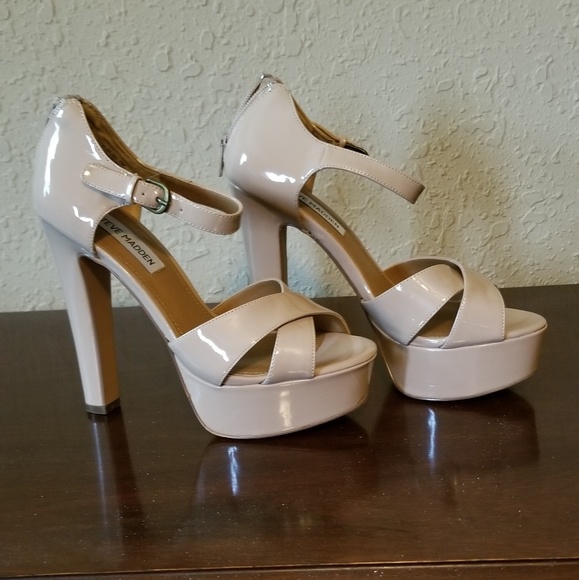 Platform Sandals - Picture 2 of 7